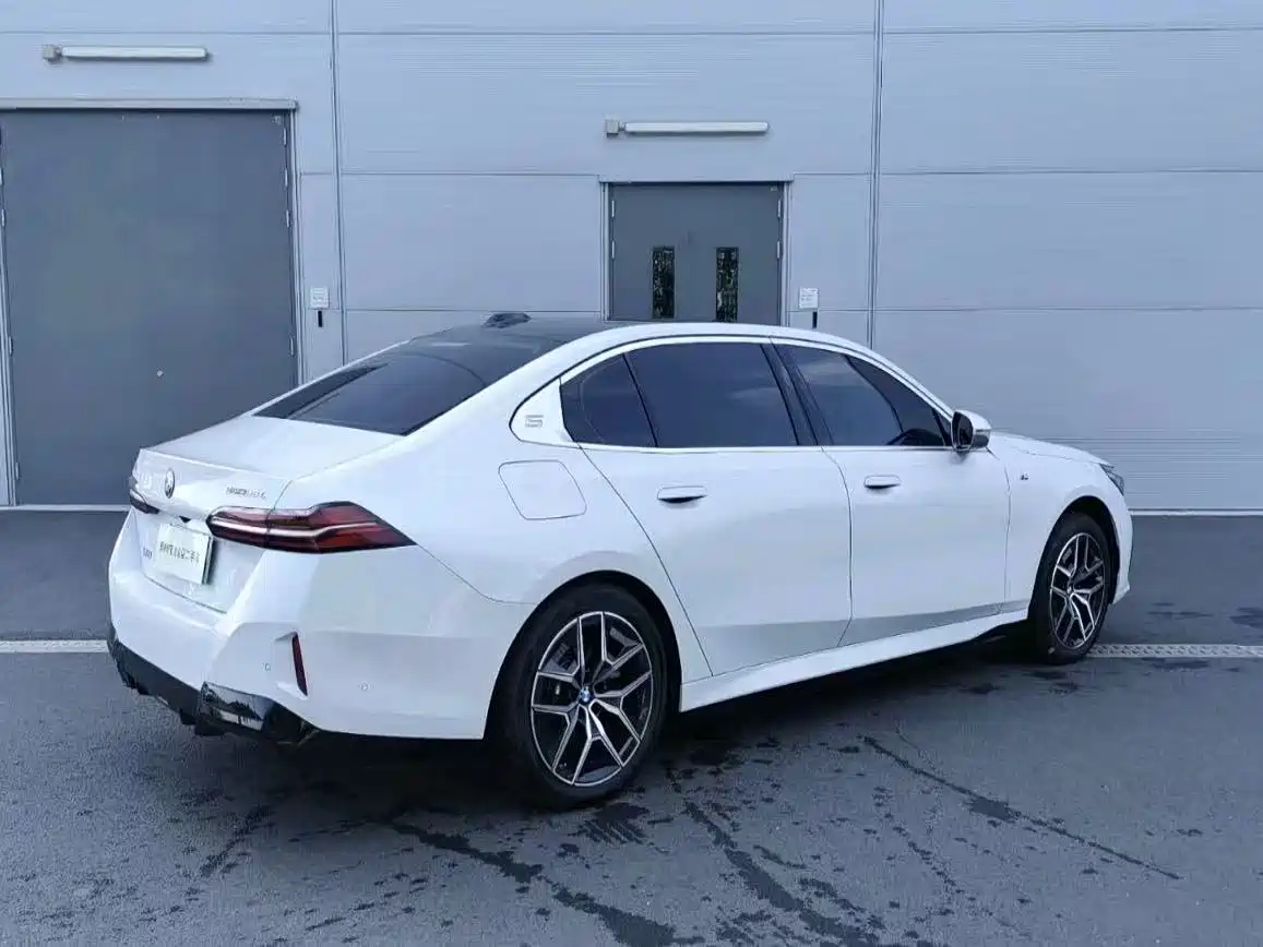 BMW i5 2026 2025 eDrive 35L M Sport Package