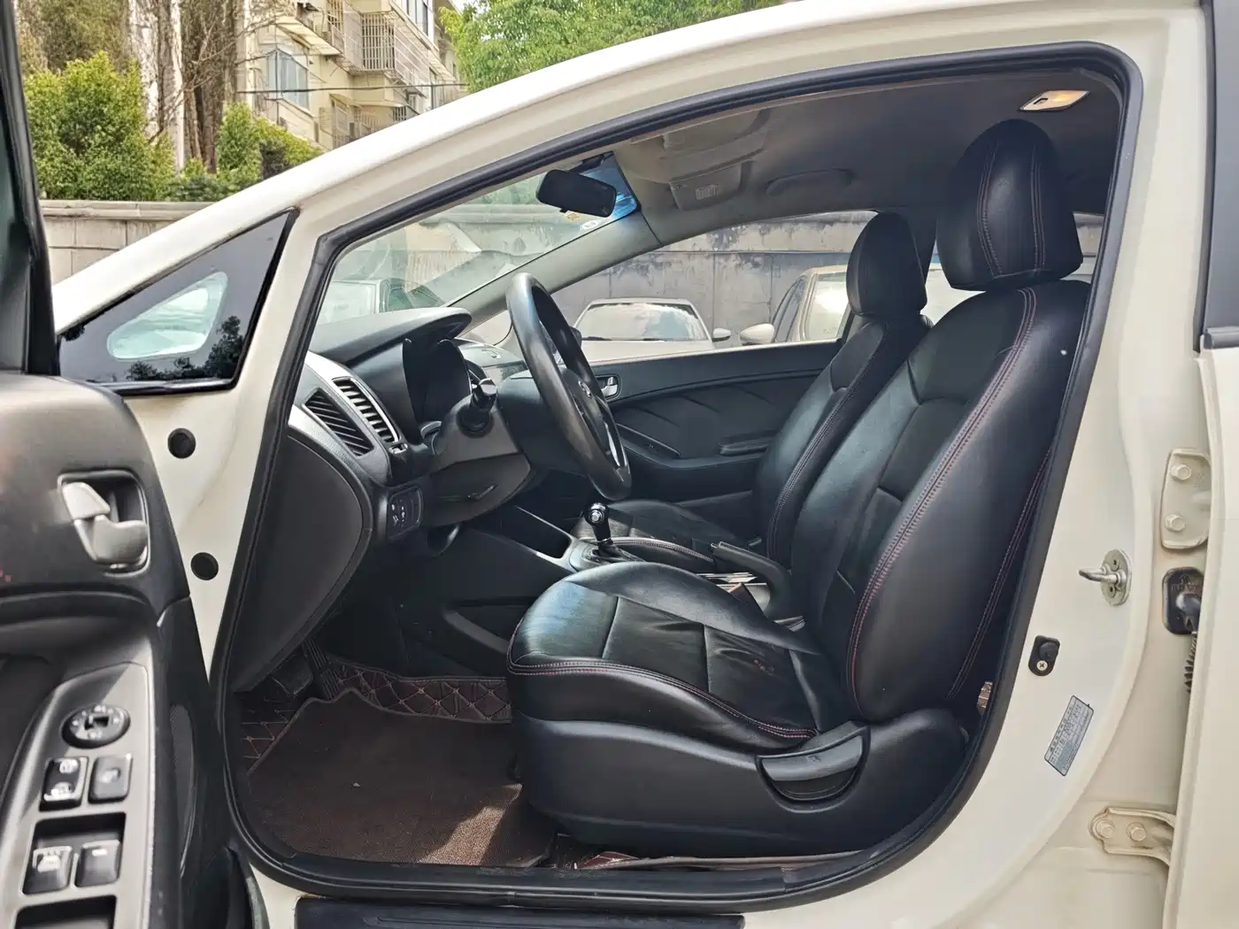 Photo 6 - Kia K3