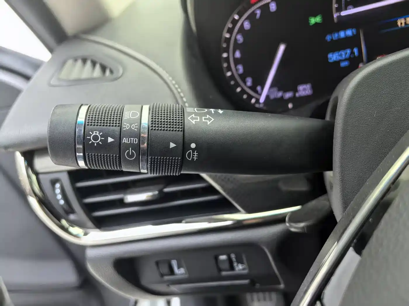 Cadillac ATS-L 2017 28T Technology фото 19
