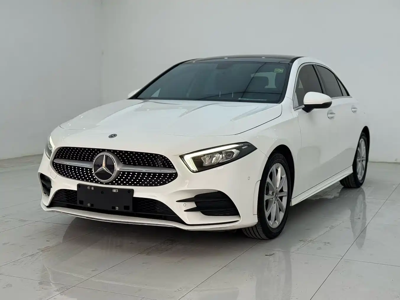 Mercedes-Benz A-Class 2020 Facelift A 200 L Sport Sedan Fashion фото 3