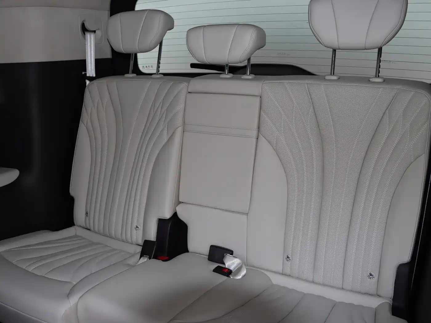 Hongqi HQ9 2025 2023 2.0T Smart Connect Flagship