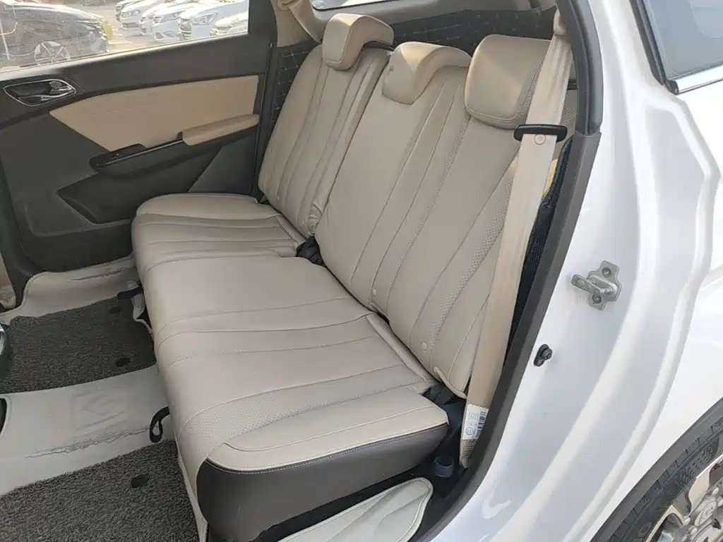 Baojun 310W 2020 2017 1.5L Manual Fashion Edition (China V)