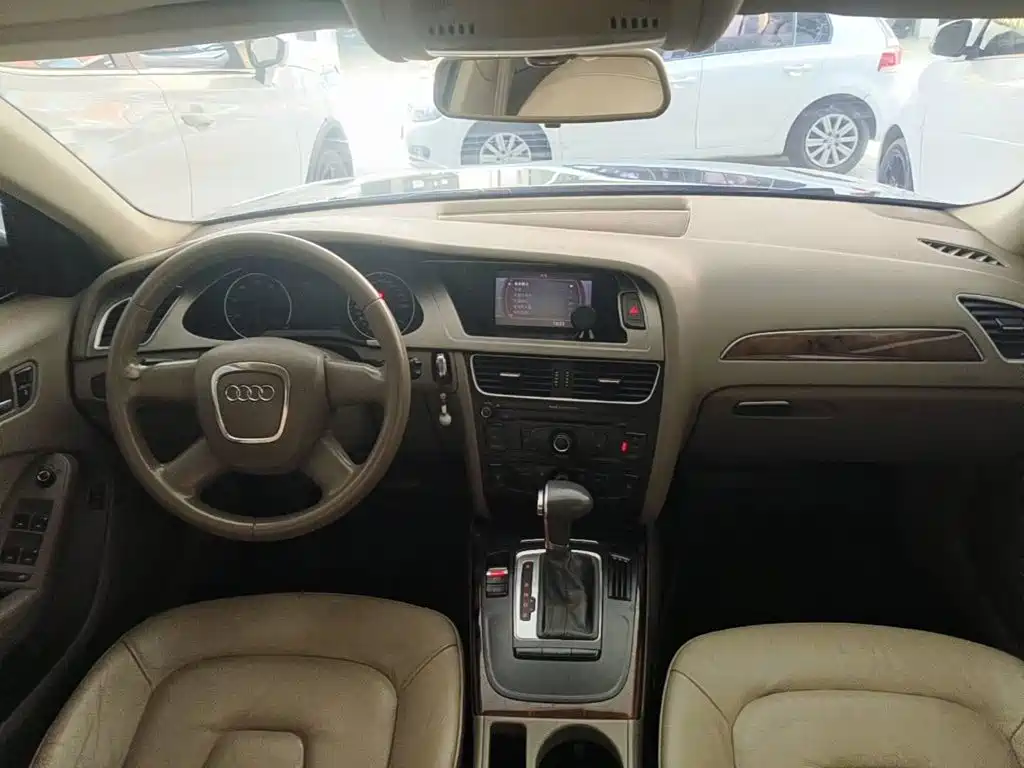 Audi A4L 2009 2010 2.0 TFSI Comfort