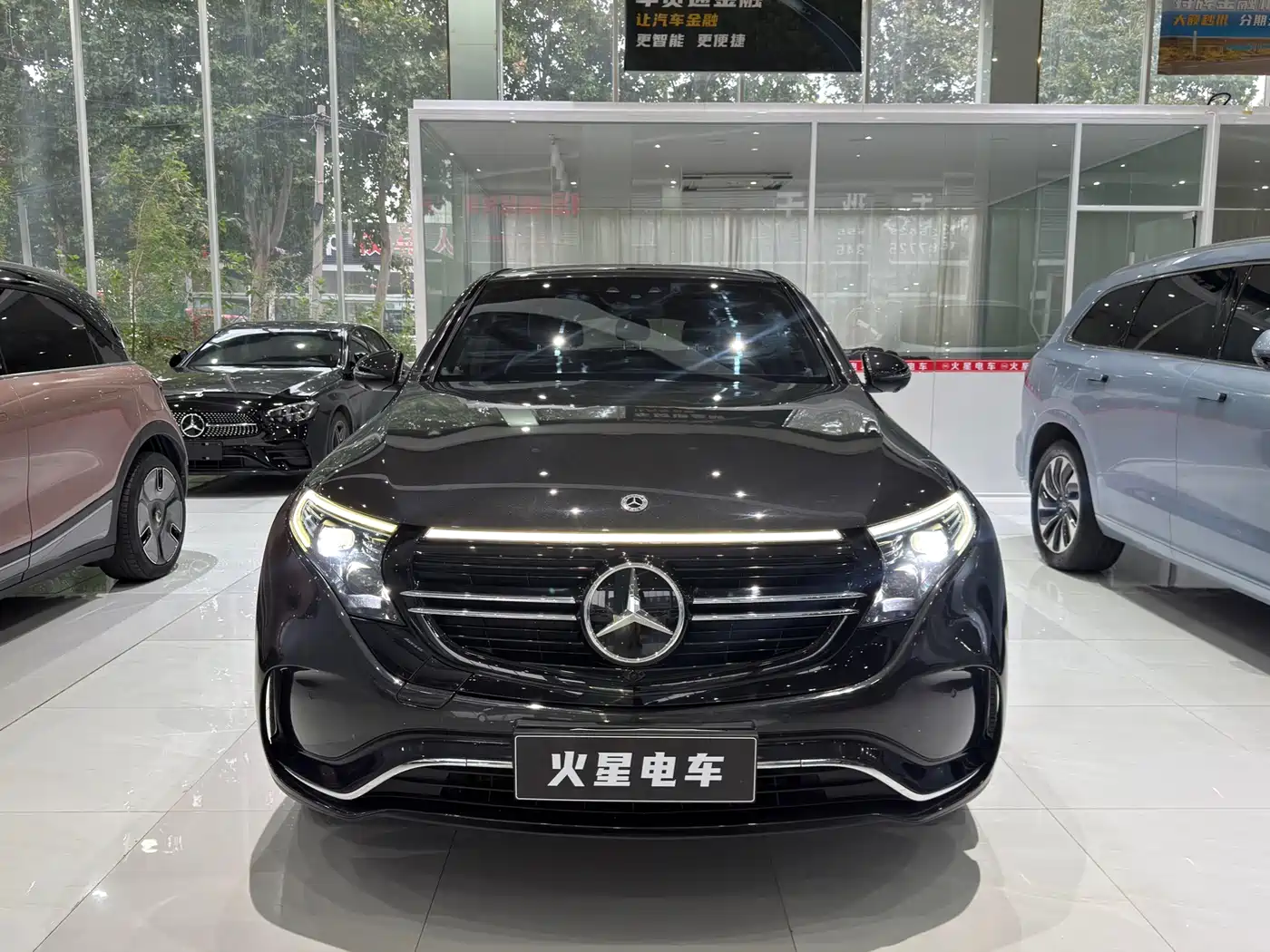 Mercedes-Benz EQC, миниатюра 3
