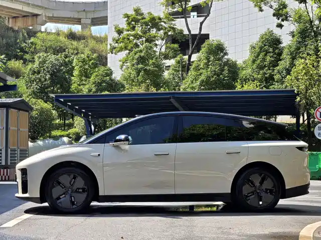 Li Auto i6 2025 2WD Base Model — фото 4
