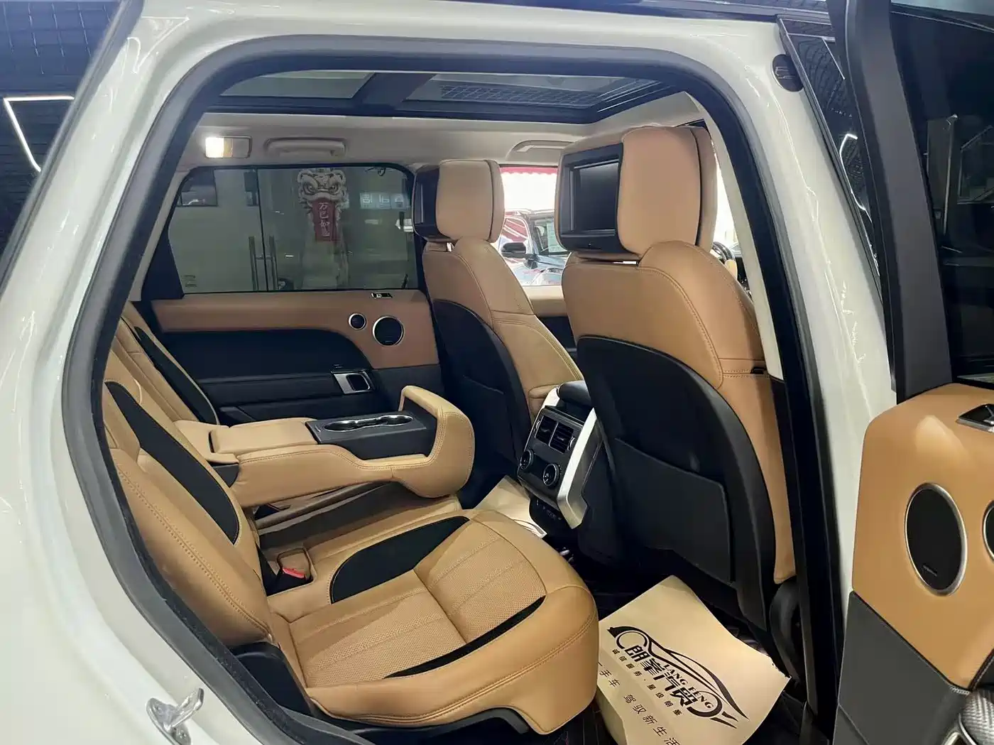 Land Rover Range Rover Sport 2021 3.0 L6 Gloss Black Edition фото 18