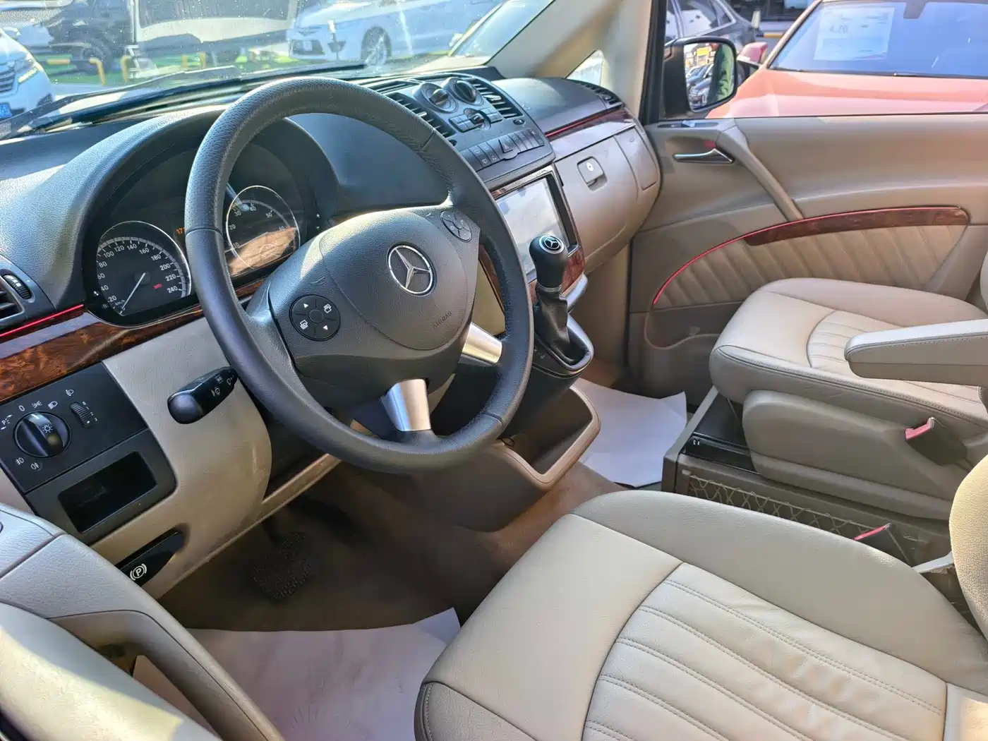 Mercedes-Benz Viano 2013 3.0L Comfort Edition фото 7