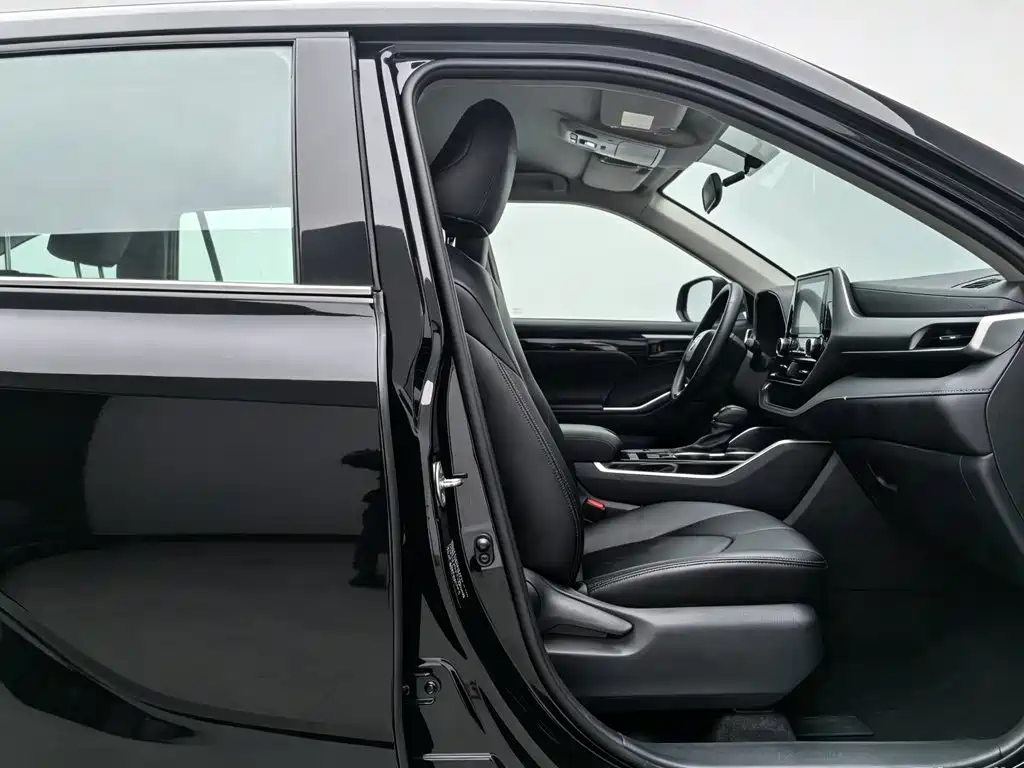 Фото 23 - Toyota Highlander