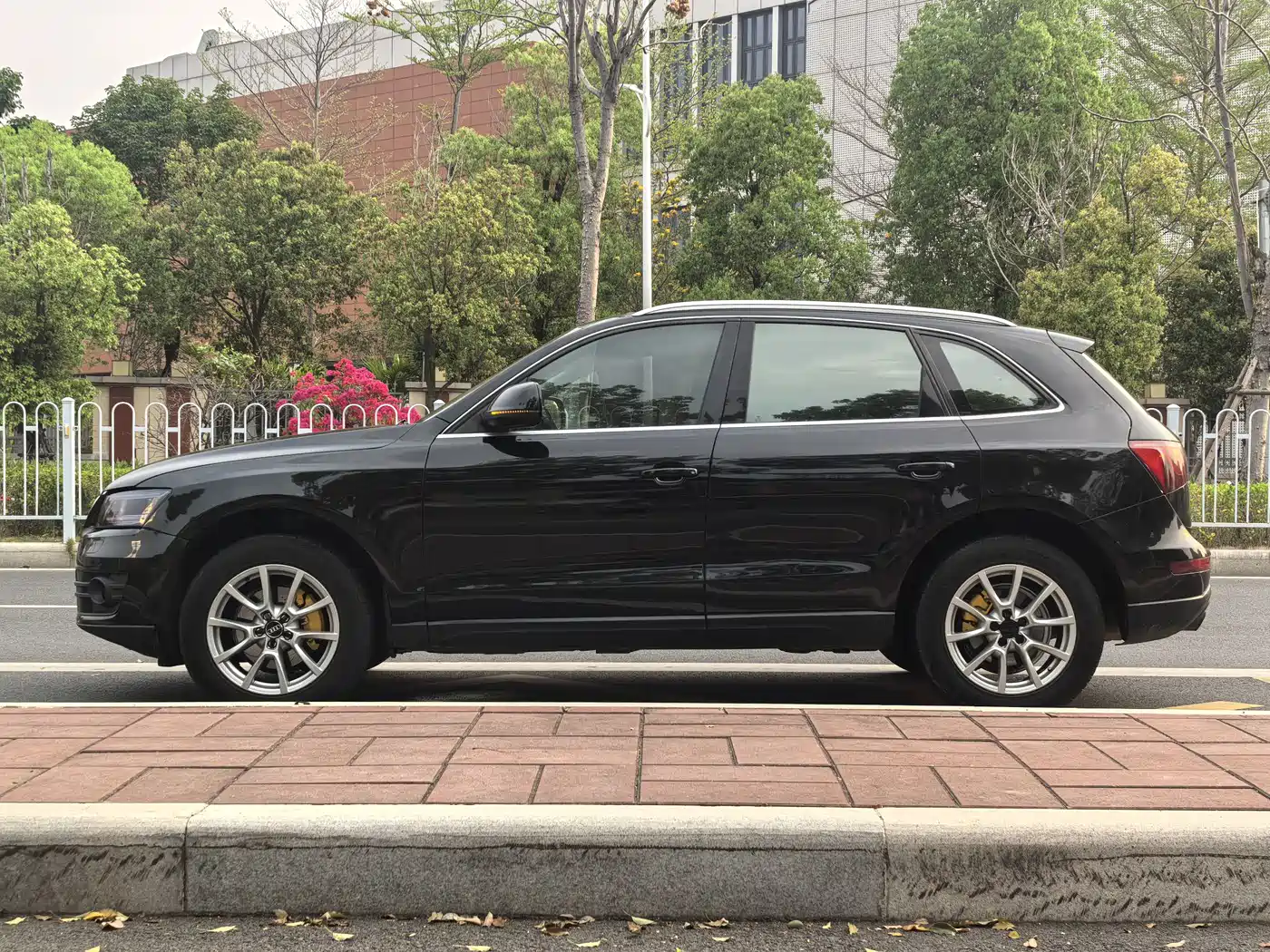 Audi Q5 2011 2.0TFSI Comfort фото 26