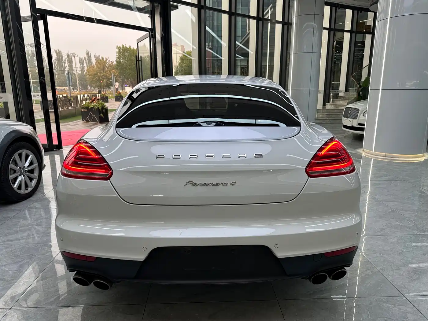 Porsche Panamera 2014 Panamera 4 Executive 3.0T фото 15