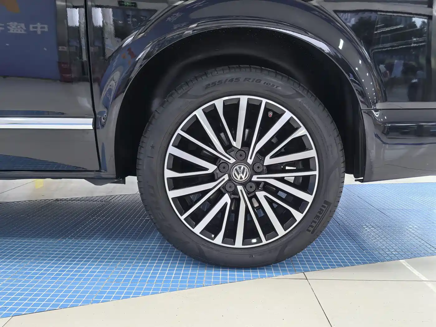 Volkswagen Multivan 2019 2019 2.0TSI 4WD Premium 7-seater