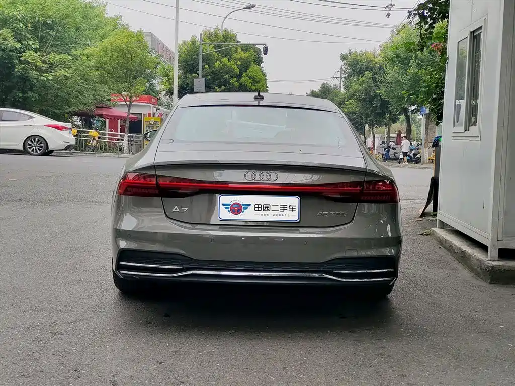 Audi A7 2024 2023 Model 45 TFSI Premium Selection Edition