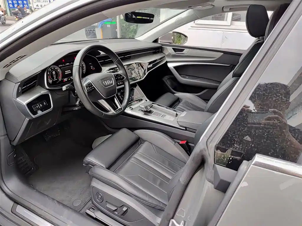 Audi A7 2024 2023 Model 45 TFSI Premium Selection Edition