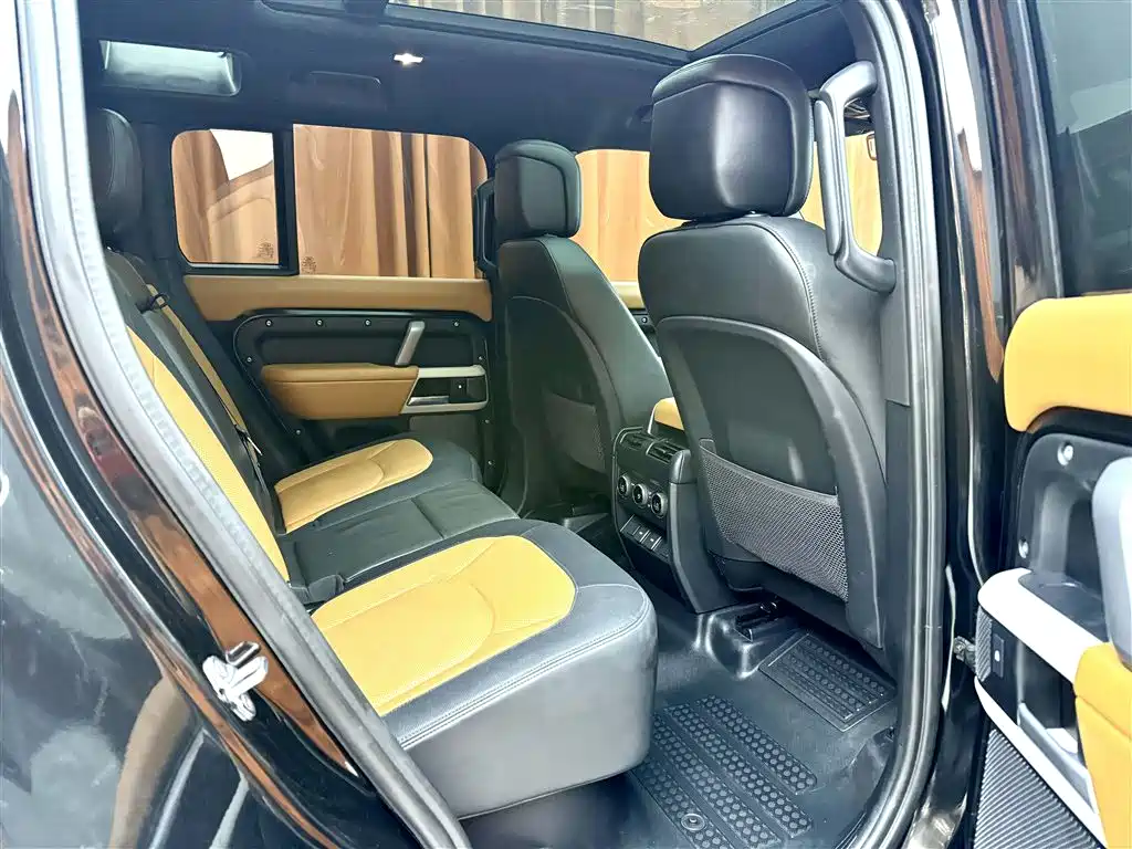 Фото 8 - Land Rover Defender
