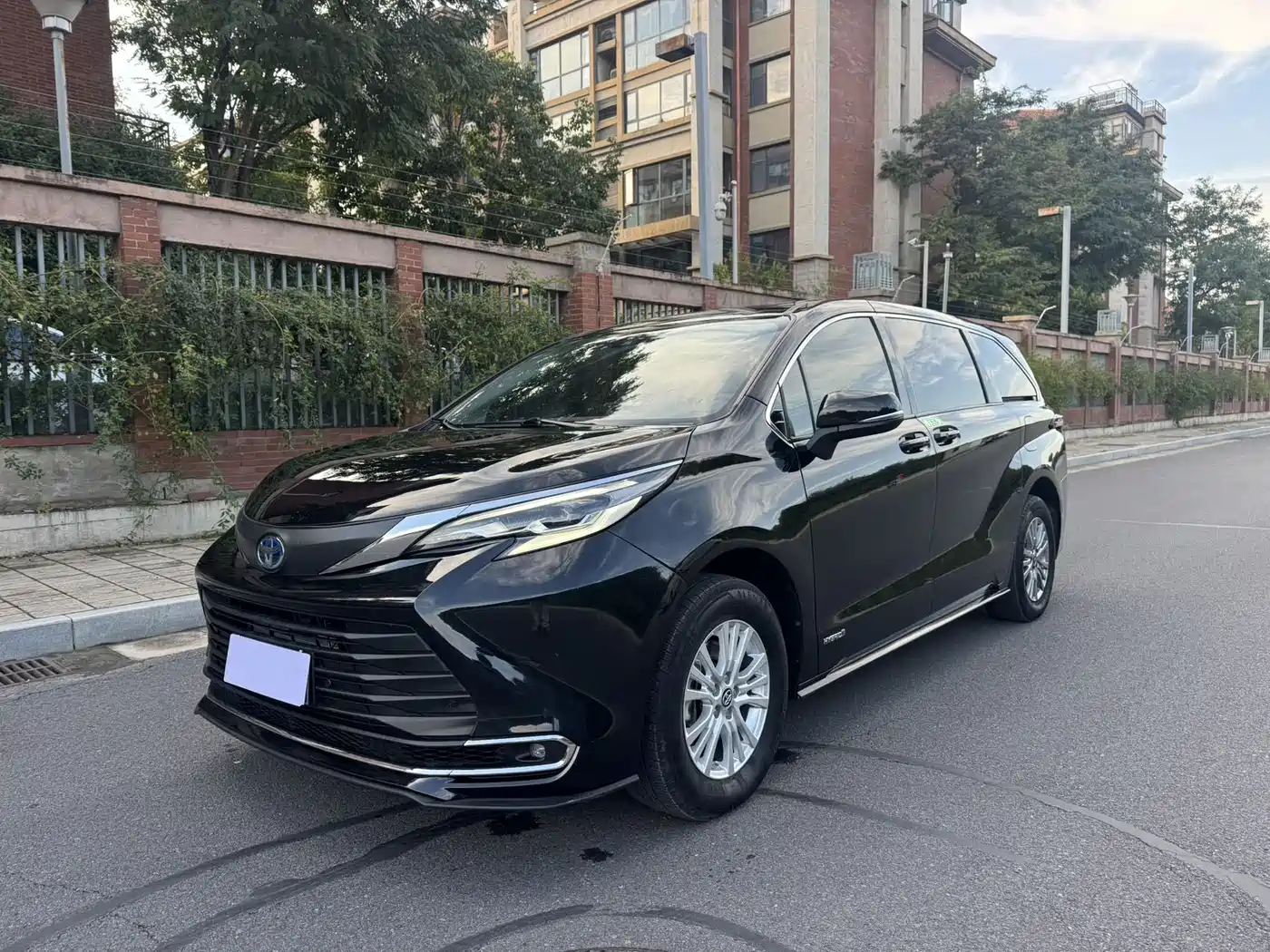 Toyota Sienna 2023 — пригон из Китая