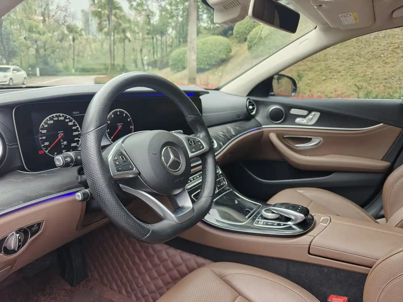 Mercedes-Benz E-Class 2017 E 300 L Sport Fashion фото 10