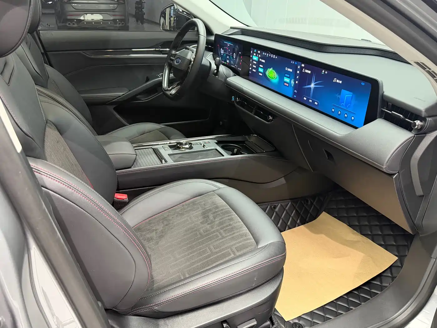 Ford Mondeo 2024 2023 EcoBoost 245 Luxury