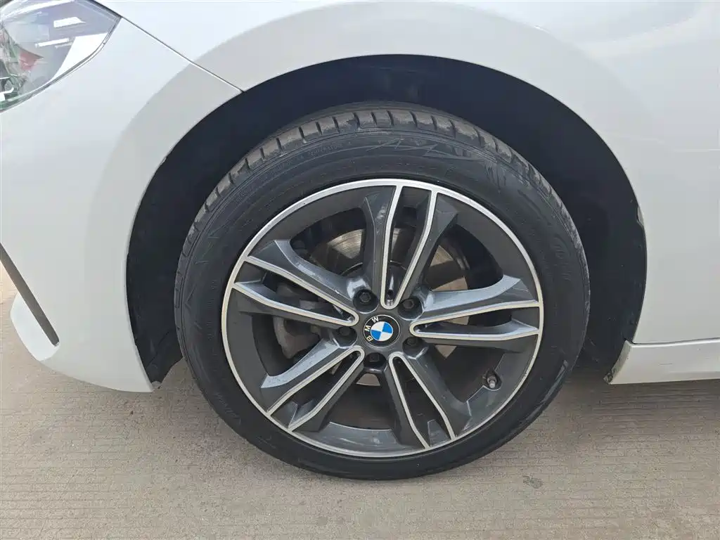 BMW 1 Series 2021 120i M Sport фото 23