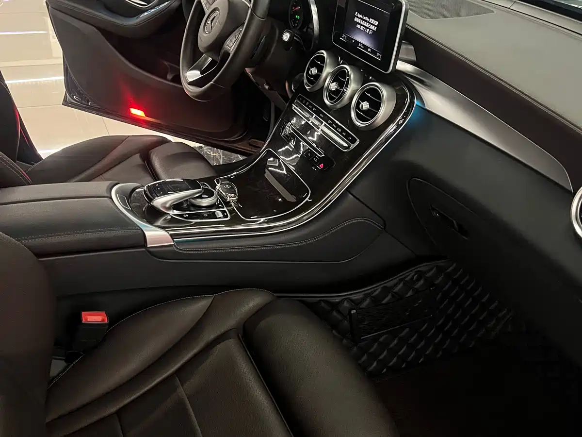Mercedes-Benz GLC 2019 GLC 260 4MATIC Dynamic фото 12