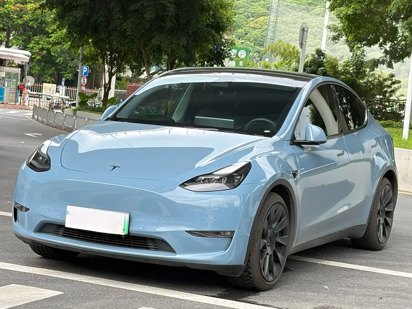Фото 1 - Tesla Model Y
