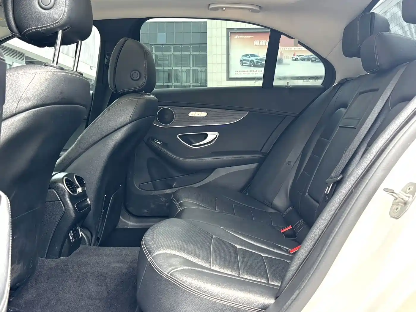 Photo 6 - Mercedes-Benz C-Class