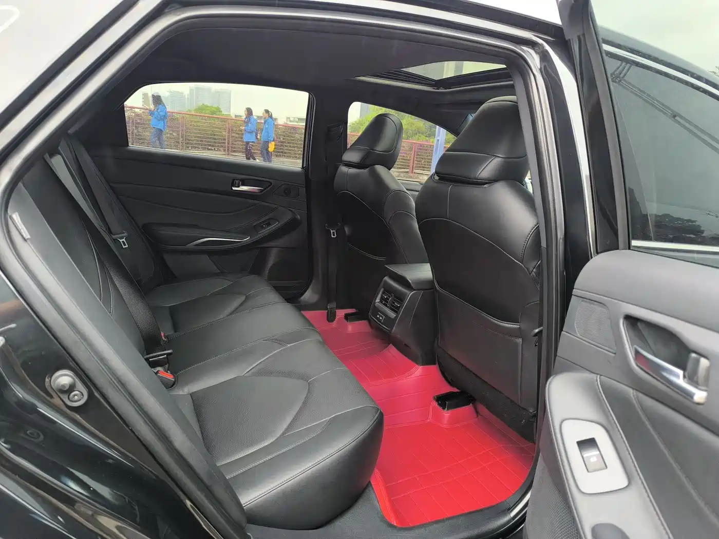 Toyota Avalon 2023 2.5L Luxury Edition фото 13