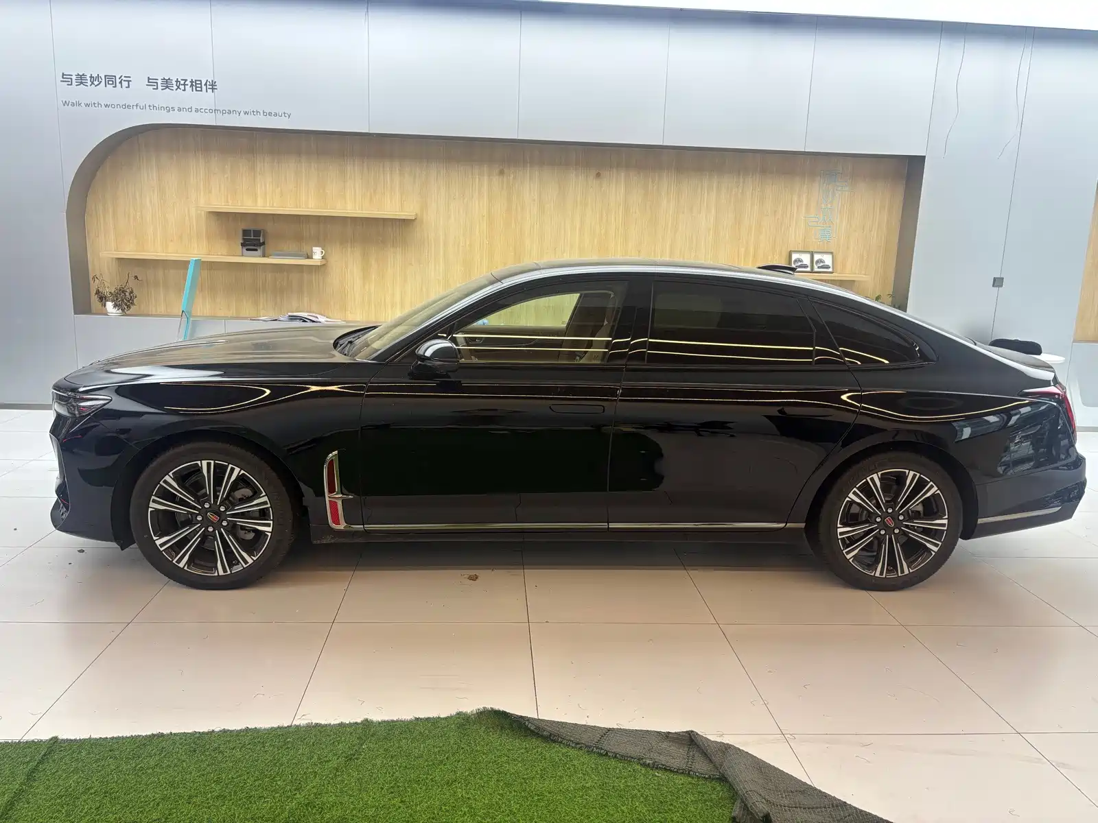 صورة 4 - Hongqi H9
