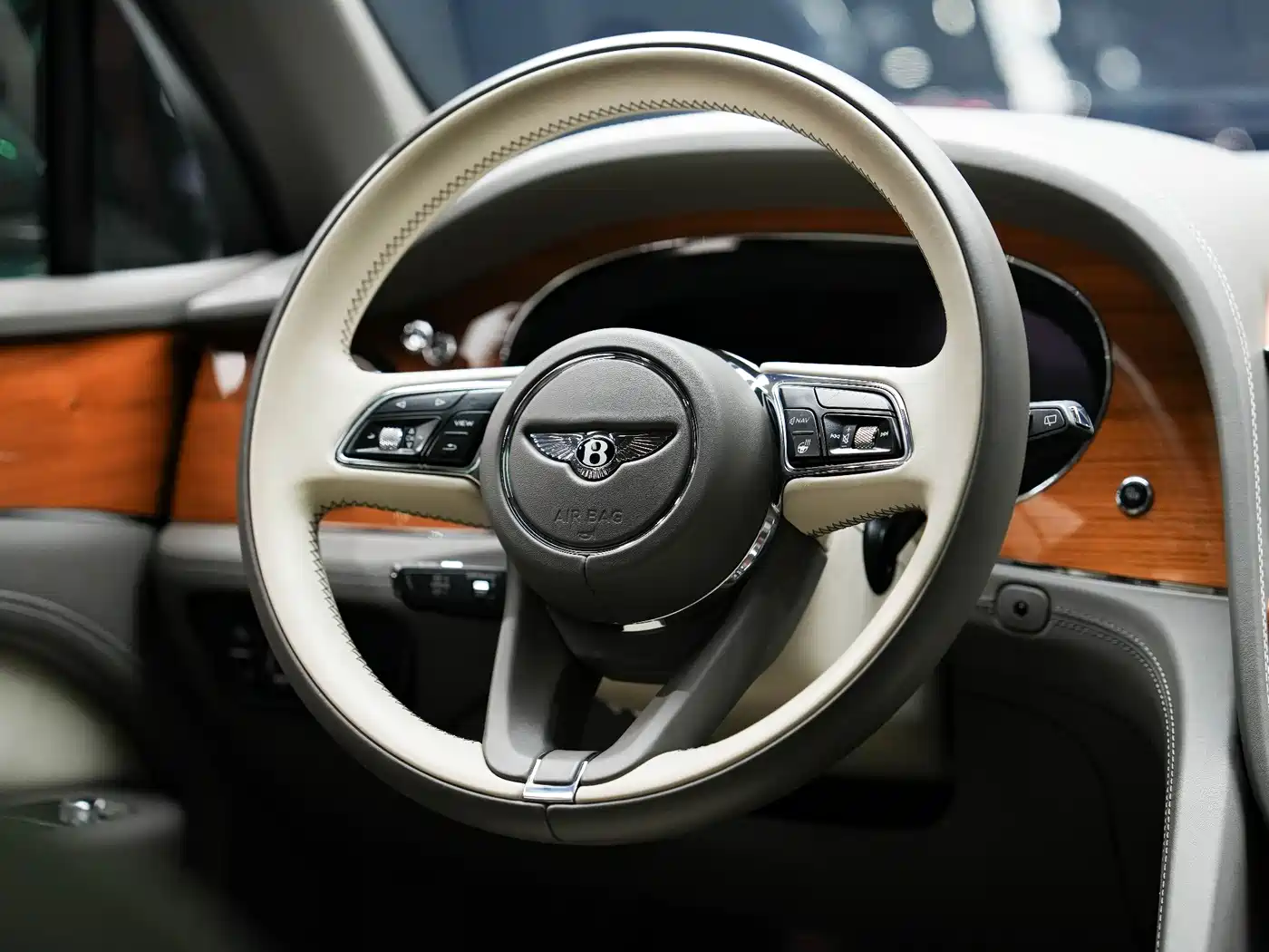 Bentley Bentayga 2021 4.0T V8 фото 26