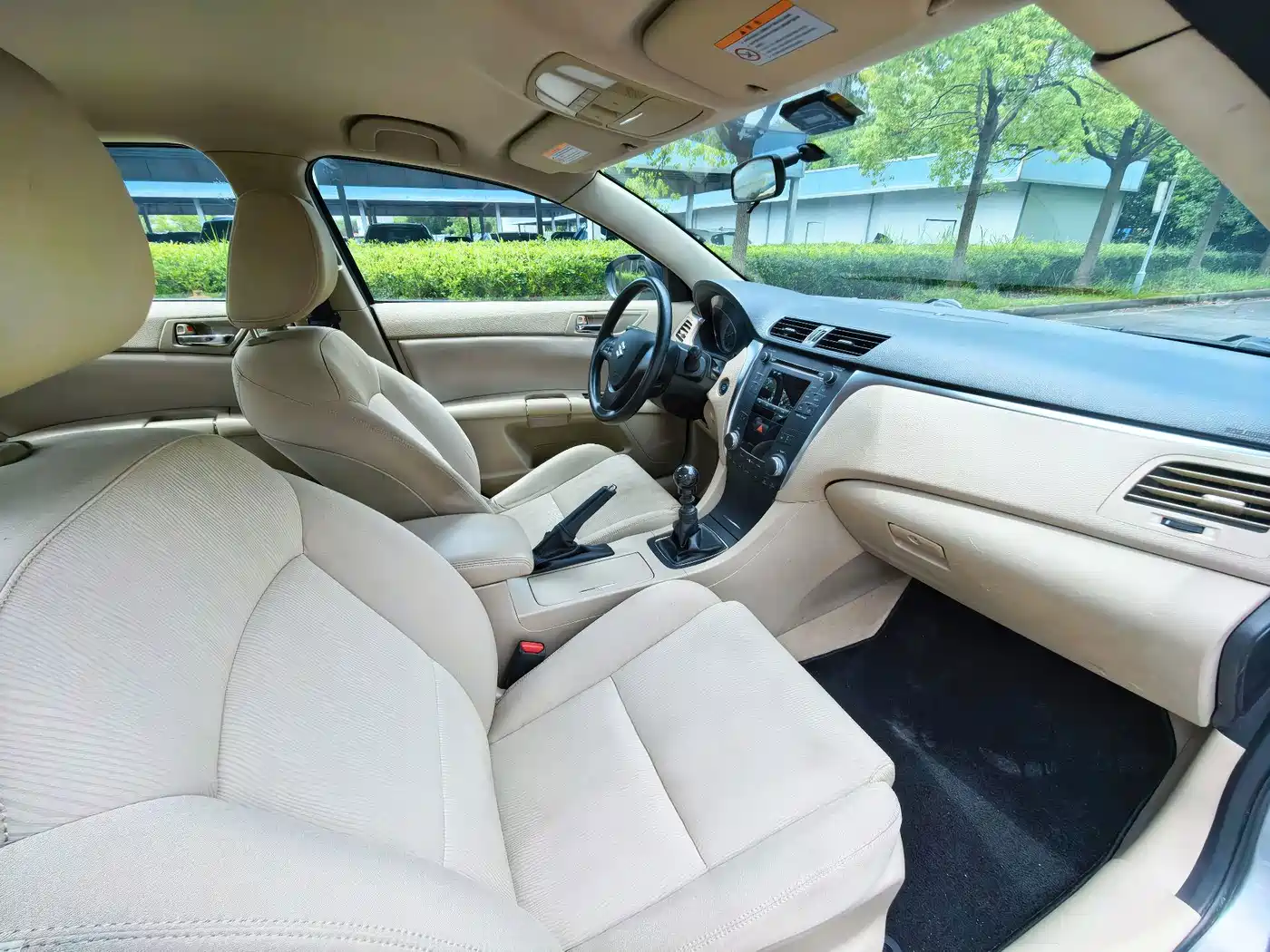 Suzuki Kizashi 2014 2011 2.4L 2WD Manual Standard Edition