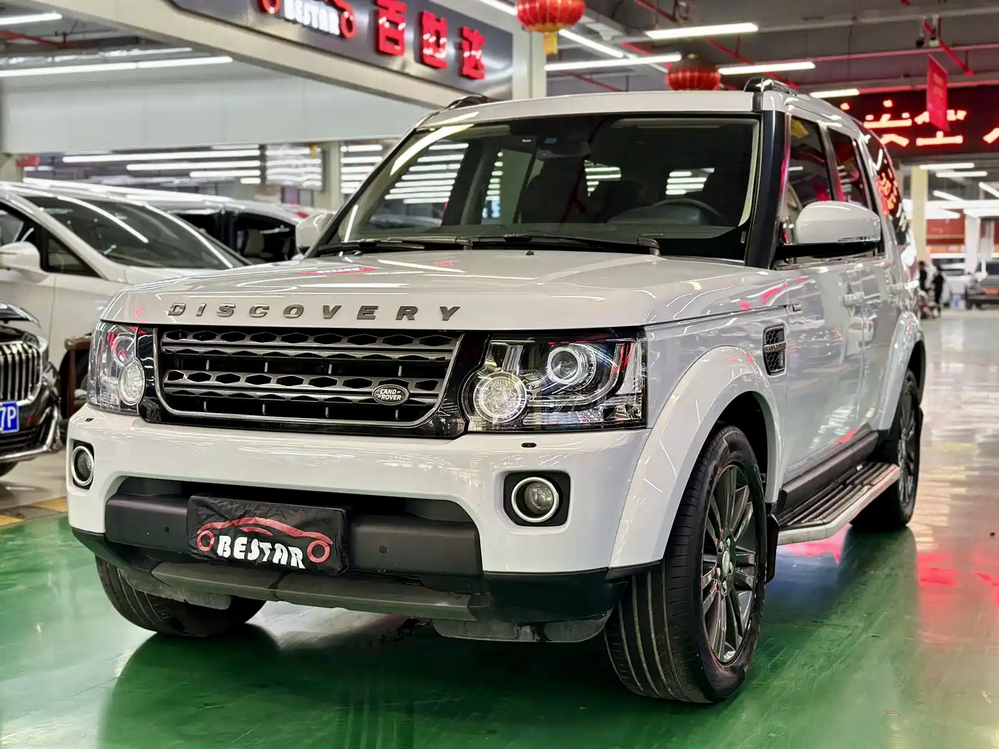 Land Rover Discovery 2016 3.0 SC V6 HSE фото 2
