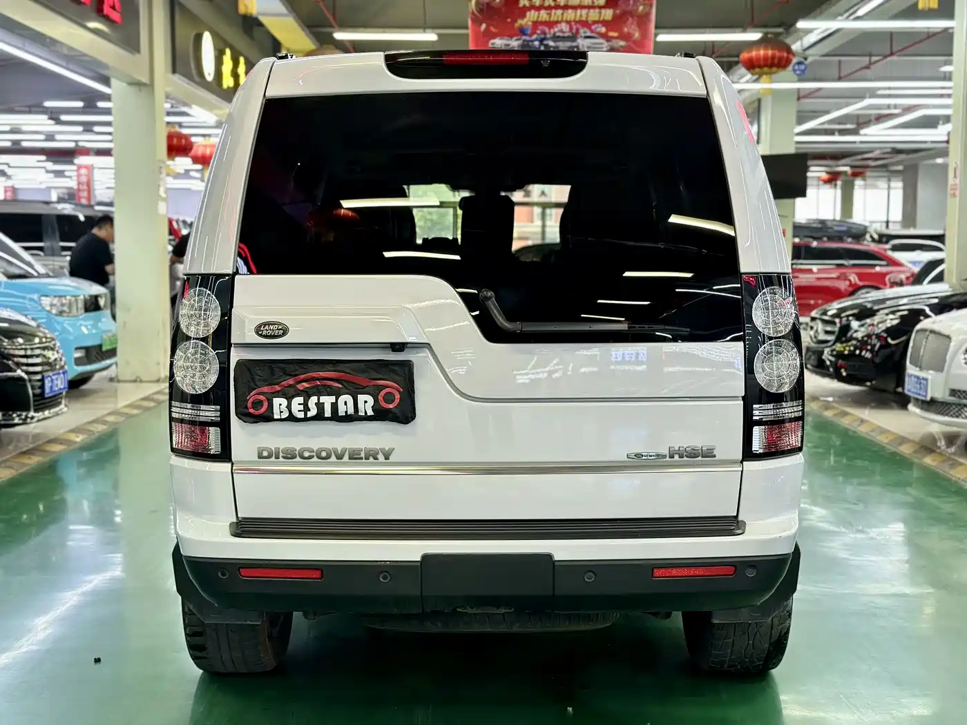 Land Rover Discovery 2016 3.0 SC V6 HSE фото 3