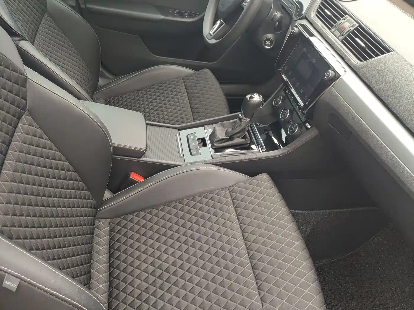 Škoda Superb 2018 TSI330 DSG Comfort Version China VI фото 11