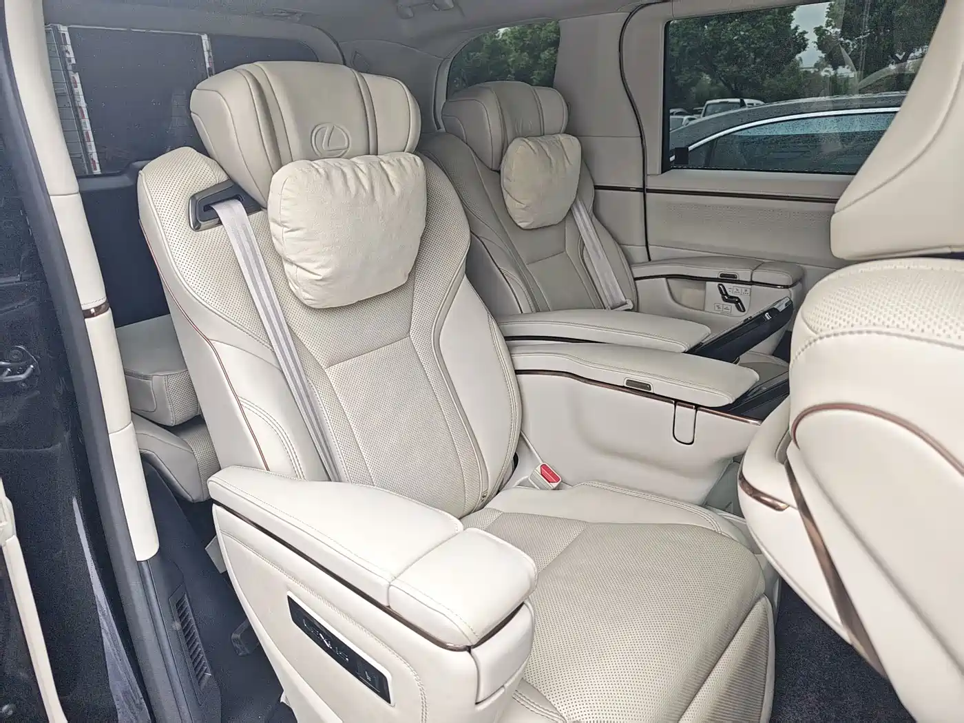 Lexus LM 2025 2023 350h 7-Seater Elegance Edition