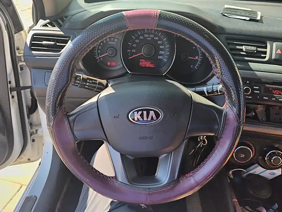 Kia K2 2013 2012 Sedan 1.4L AT GLS Commemorative Edition