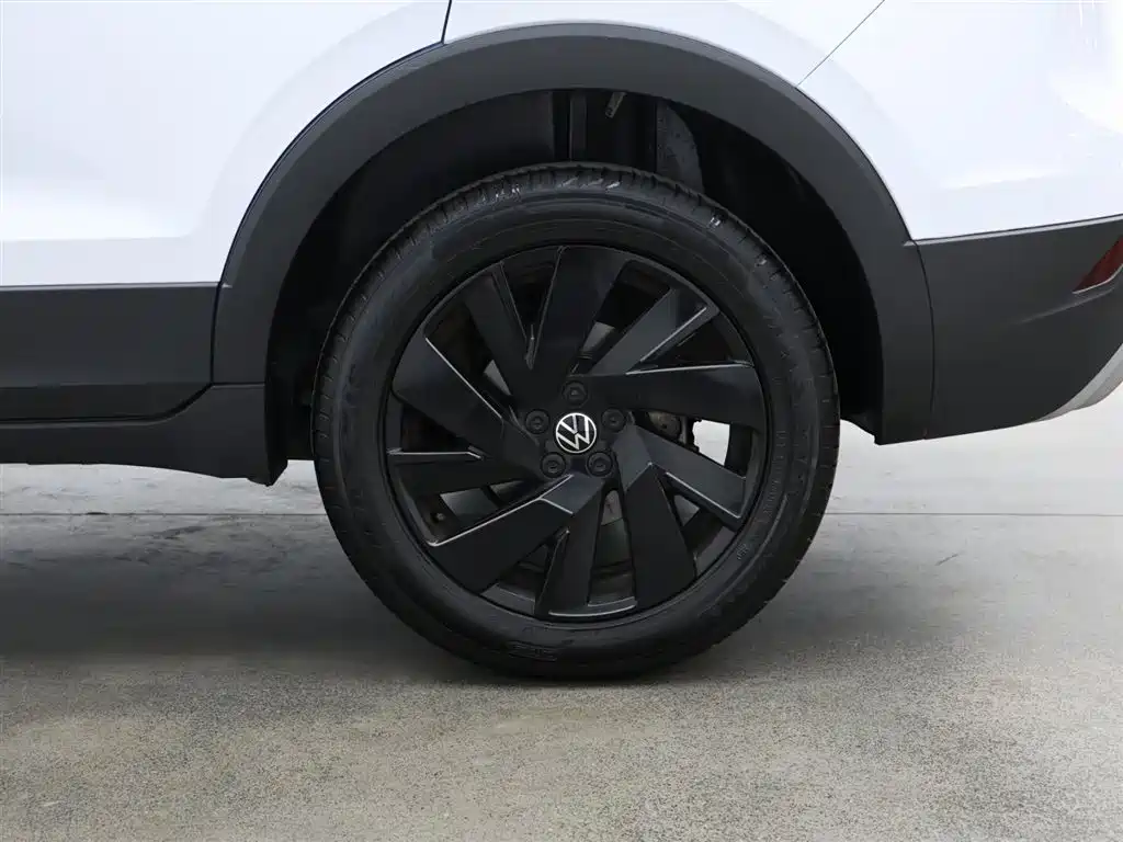 Volkswagen Tharu 2025 New Edge 300TSI Enjoyment Edition фото 9