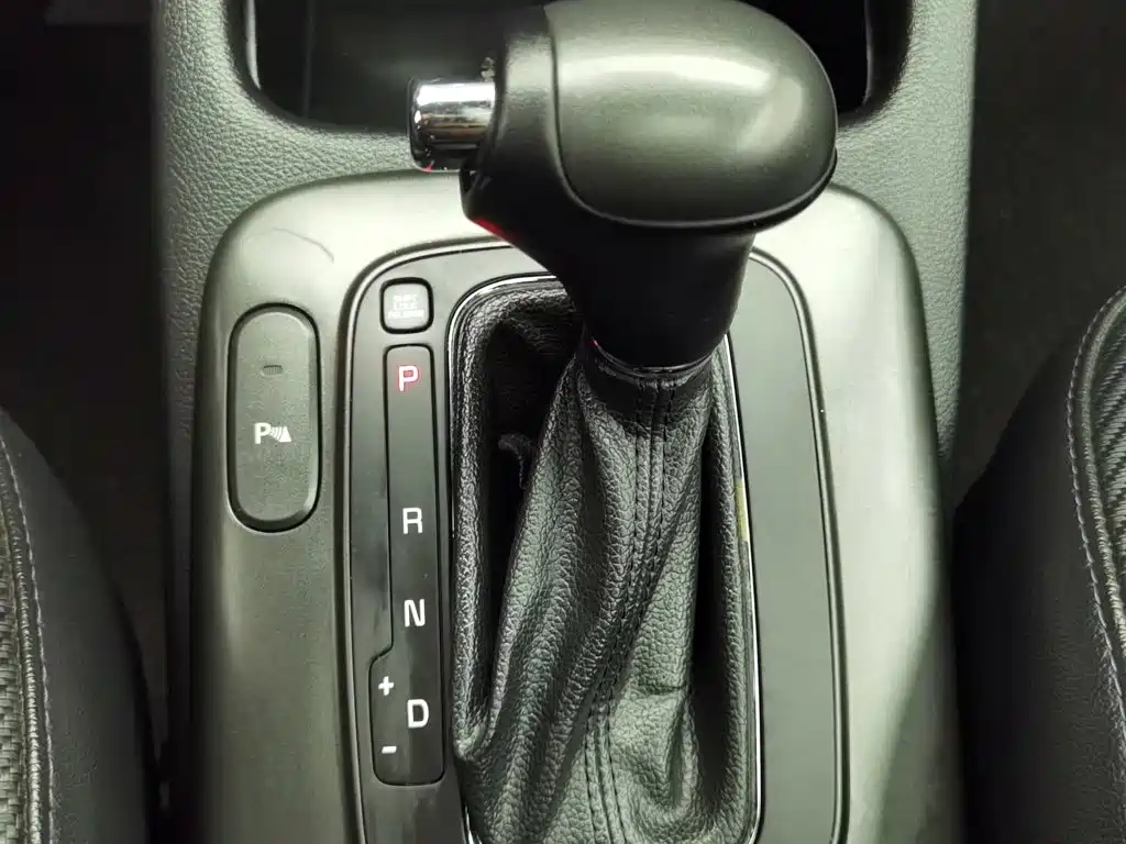Kia Shuma 2016 2014 1.6T Luxury Edition China IV
