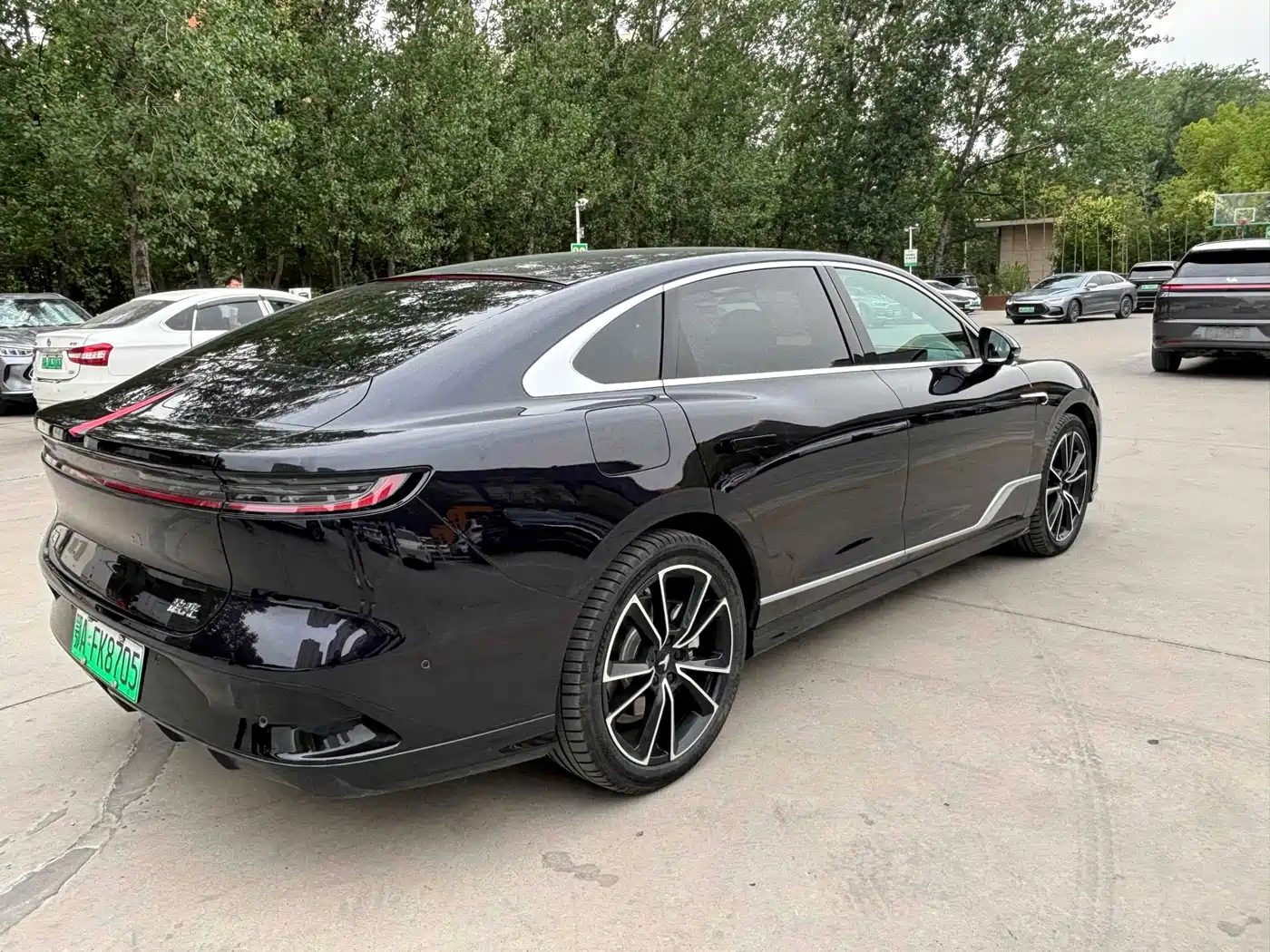 Voyah Auto VOYAH Zhuiguang 2024 PHEV AWD Ultra Long Range Flagship фото 9