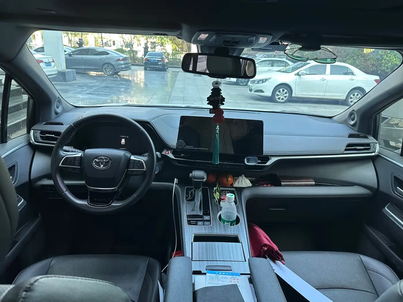 Toyota Sienna 2021 2.5L Hybrid Premium Edition фото 6