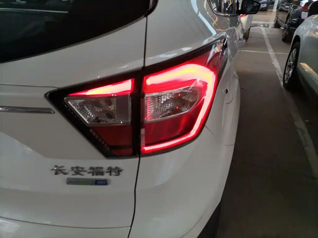 Ford Kuga 2021 2019 EcoBoost 180 2WD Platinum Wing Edition China VI