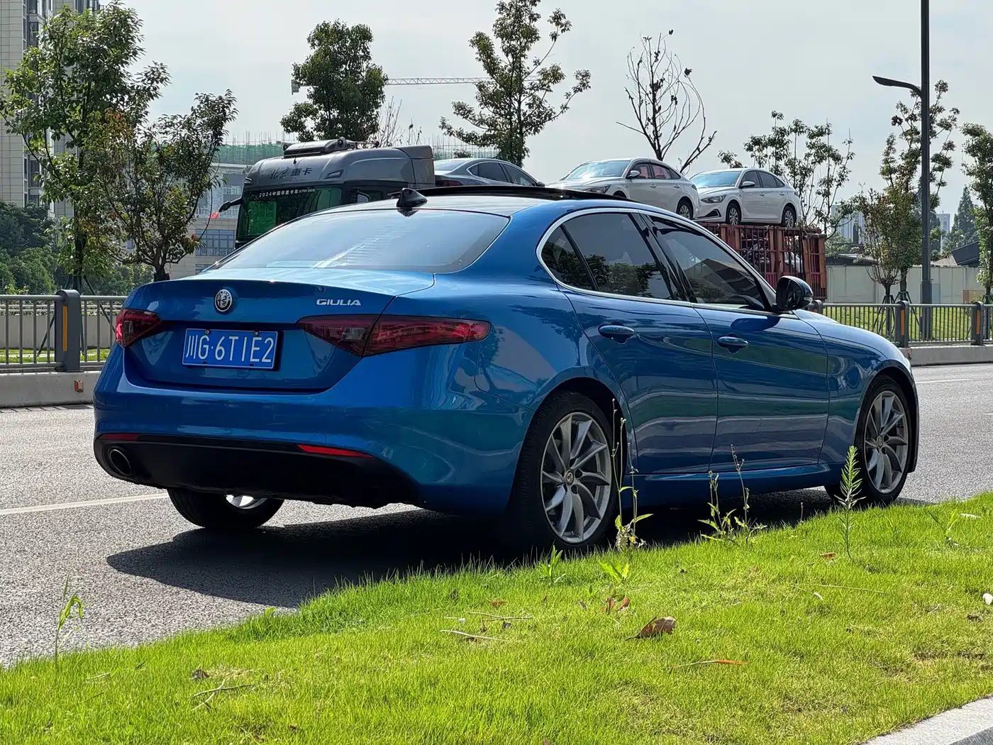 Alfa Romeo Giulia 2019 2017 2.0T 200HP Luxury Edition