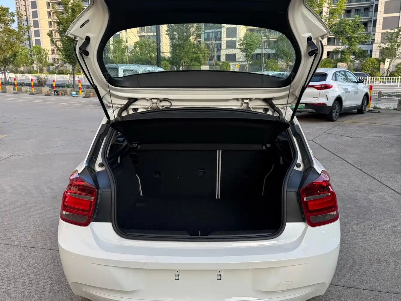 BMW 1 Series (Import) 2013 Facelift 116i Urban Model фото 15
