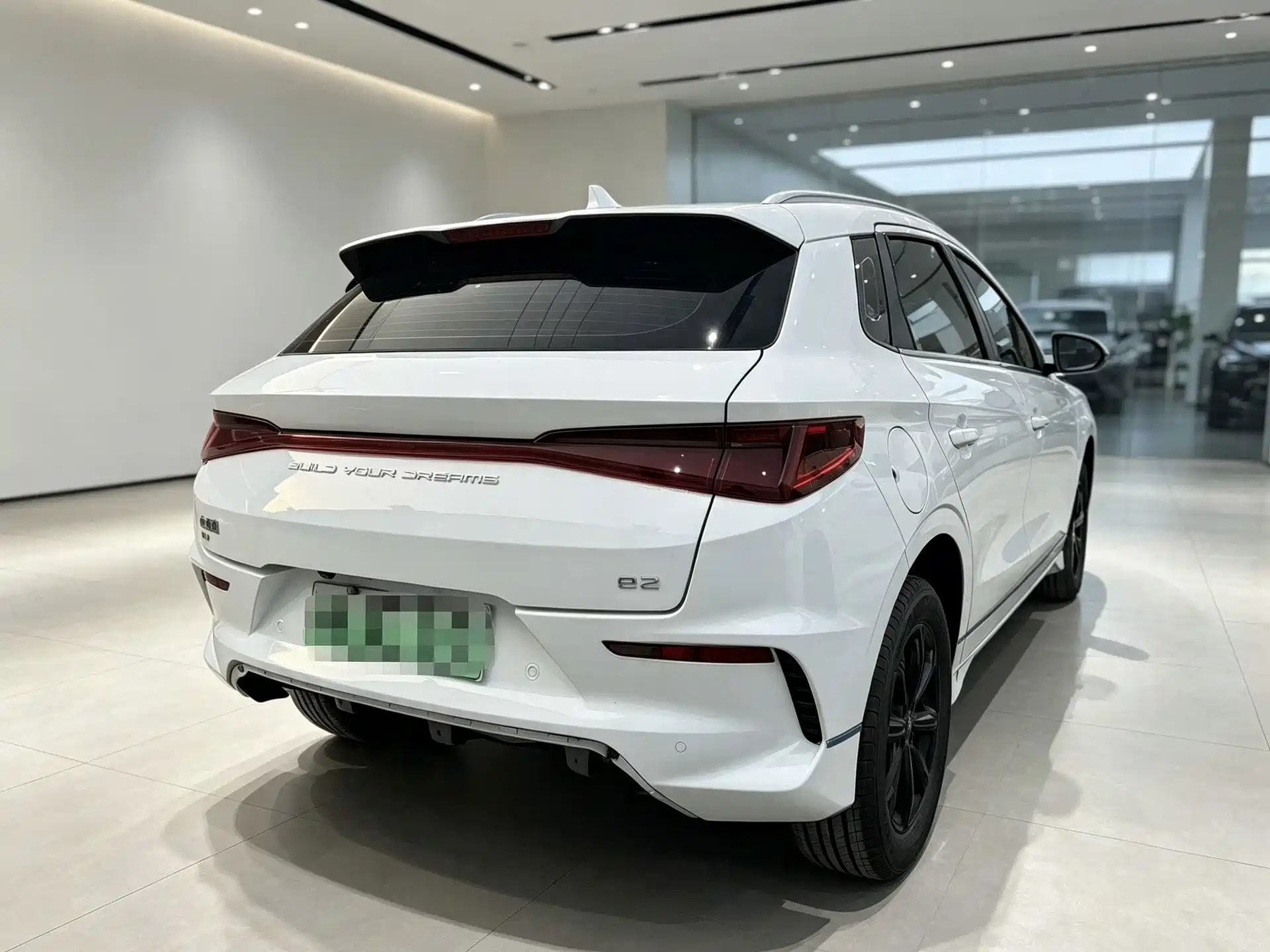 Фото 3 - BYD e2