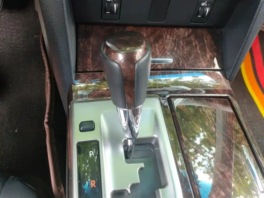 Toyota Camry 2015 2.0G Leading Edition фото 16