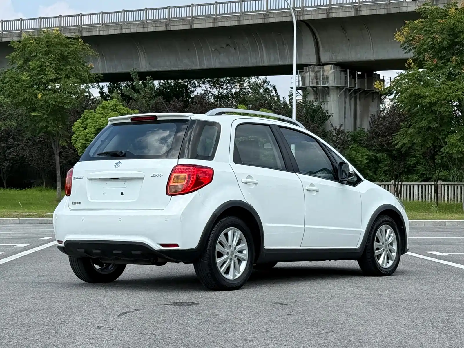 Фото 6 - Suzuki SX4