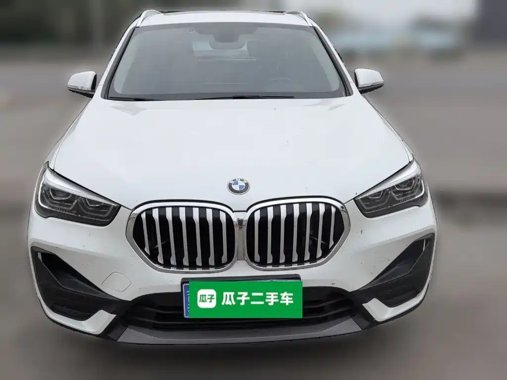 Фото 2 - BMW X1