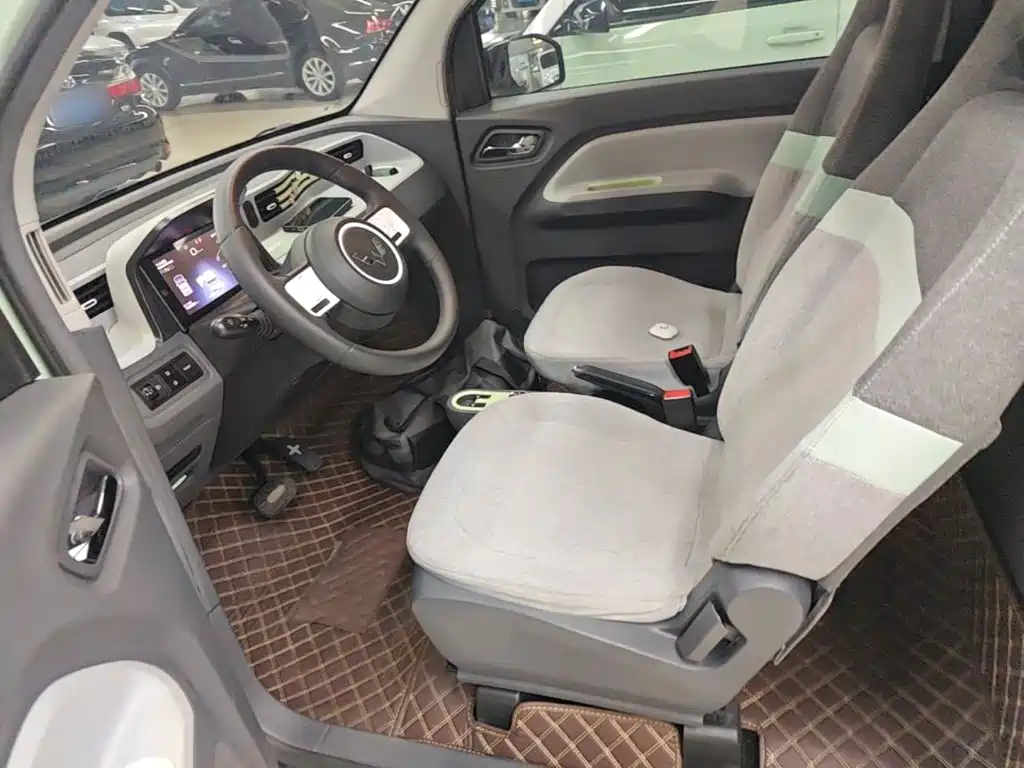 Фото 15 - Wuling Motors Hongguang MINIEV