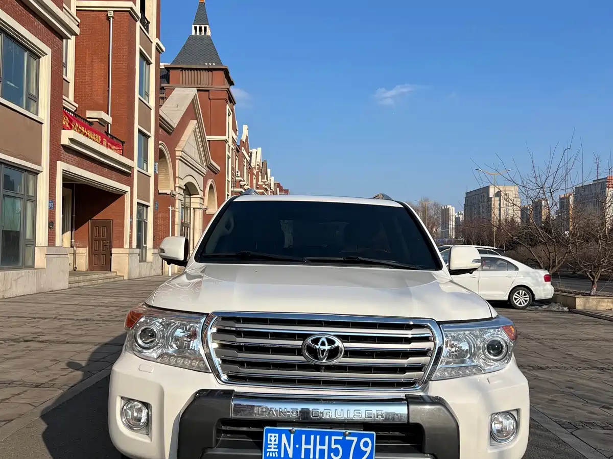 Toyota Land Cruiser 2012 4.0L Automatic VX фото 5