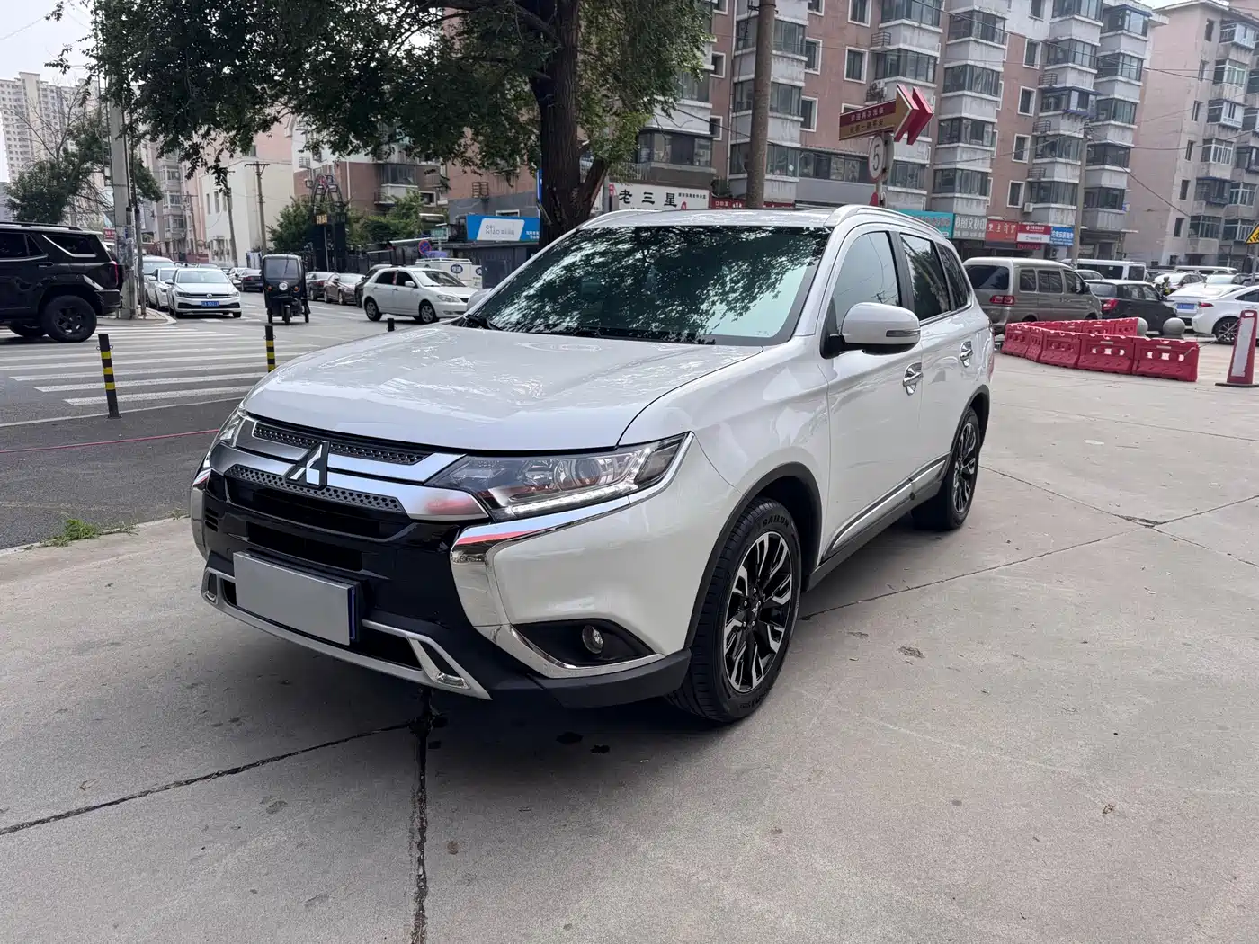 Mitsubishi Outlander 2019 2.0L 2WD Enjoy 7-Seater China VI