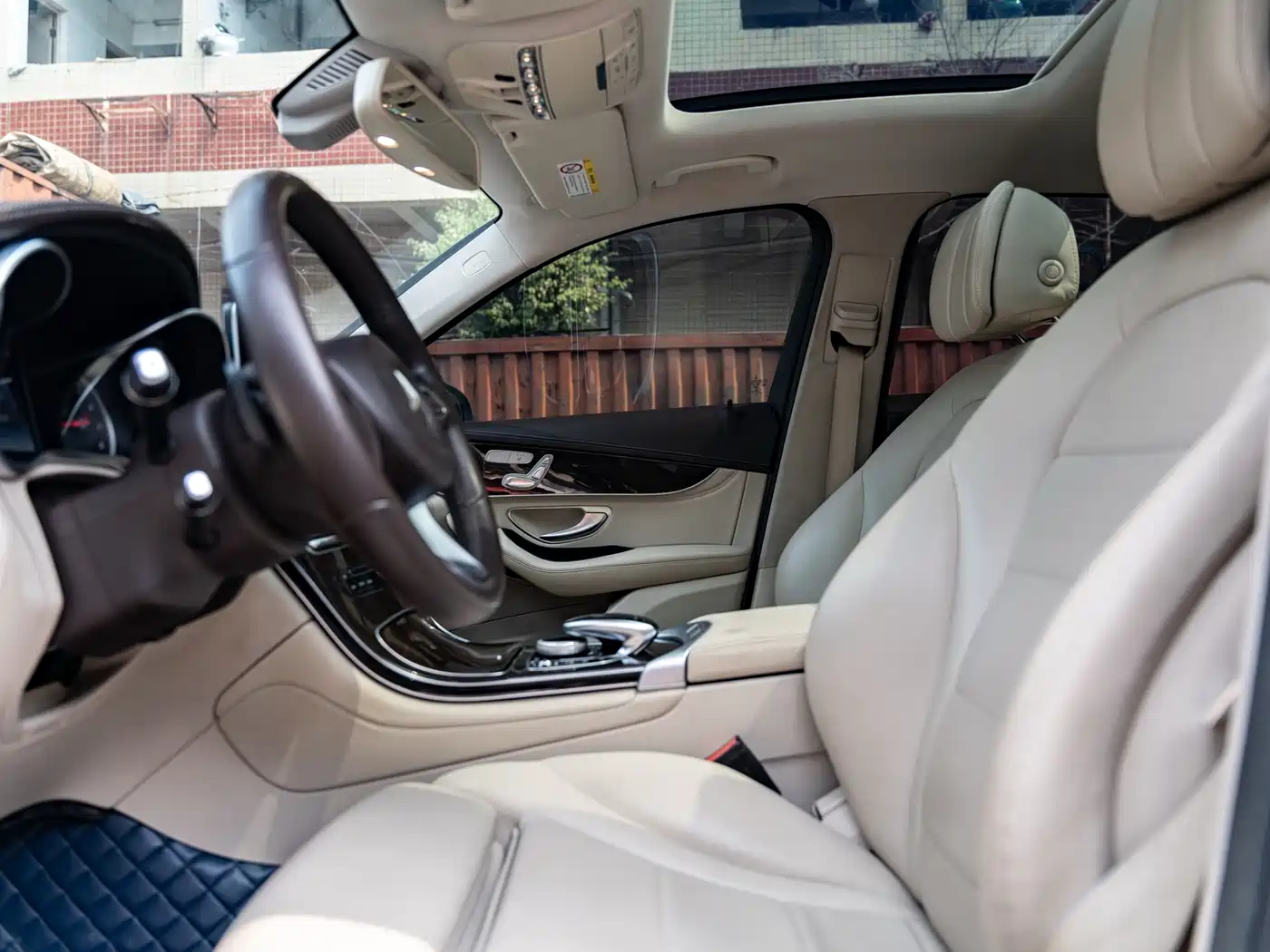 Mercedes-Benz GLC 2016 GLC 260 4MATIC Dynamic фото 16