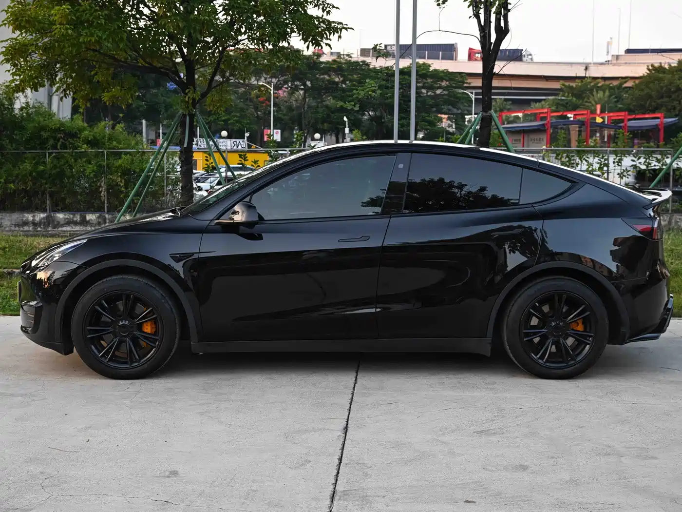 Фото 3 - Tesla Model Y